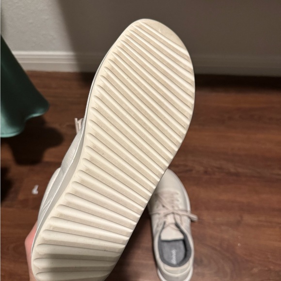 Off white canvas Allbirds casual women’s sneaker, NEVER WORN! - Picture 4 of 5